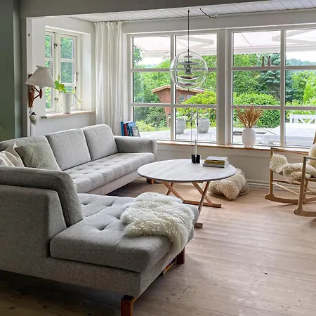 3 Bedroom Beautiful In بيت للعطل Bryrup